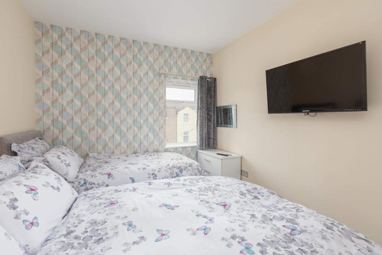 Eden - Family Apartment, Wifi & Parking - Blackpool — Photos 2